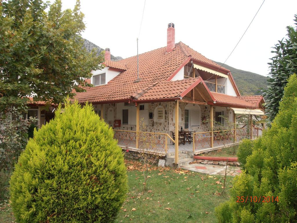Guesthouse Agnandi Káto Loutrákion Habitación foto