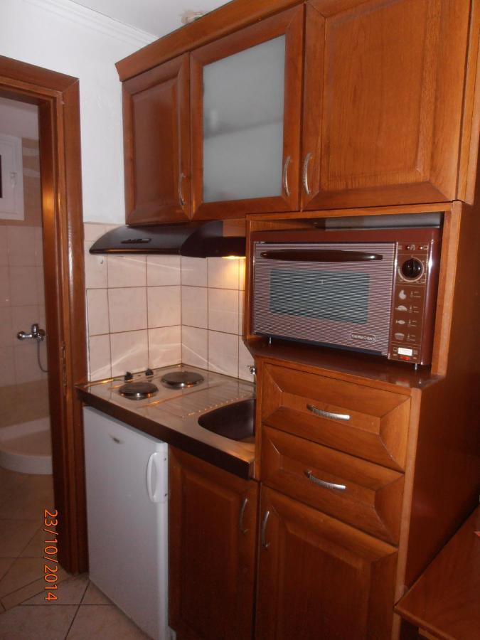 Guesthouse Agnandi Káto Loutrákion Habitación foto